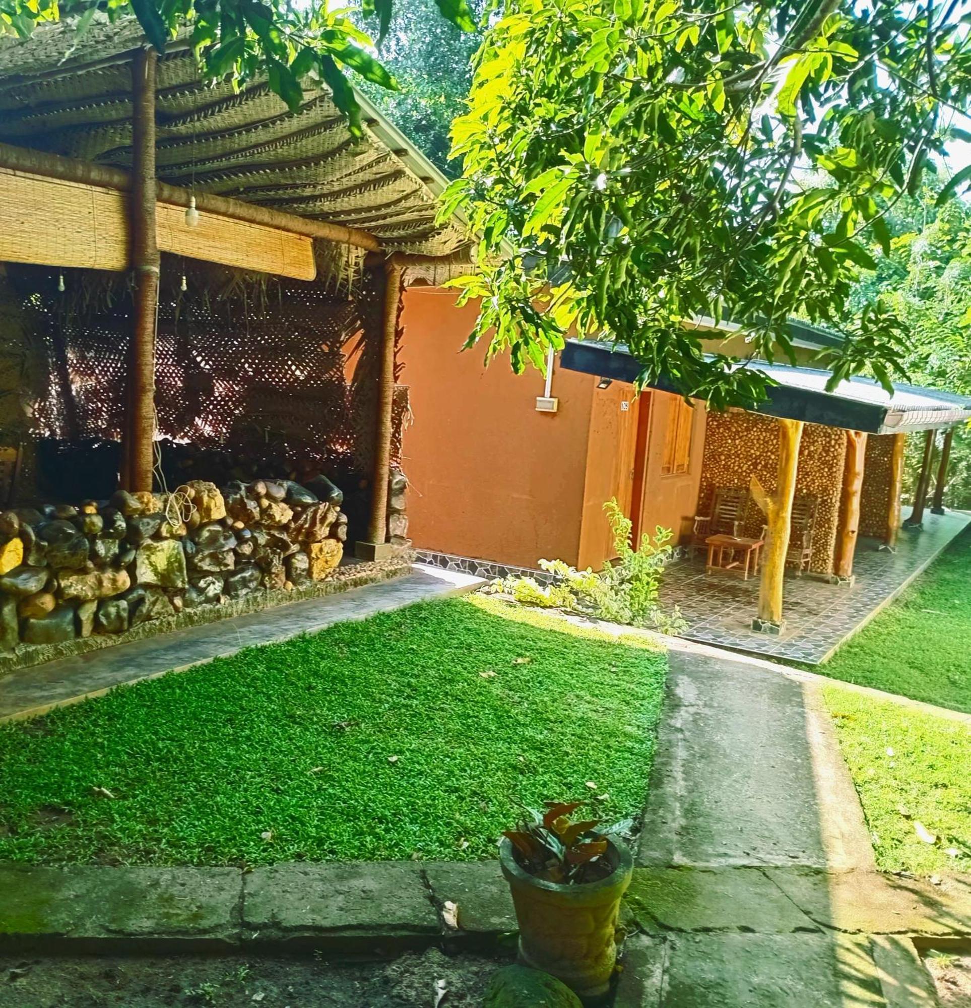 Elephant Paradise Safari Bungalow Udawalawe Exterior foto